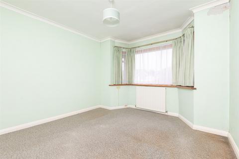 6 Flowerhill Way, Istead Rise, Gravesend, DA13 9DG