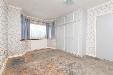 6 Flowerhill Way, Istead Rise, Gravesend, DA13 9DG