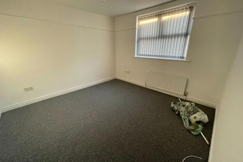 2 bedroom flat to rent, Tuebrook, Liverpool L13