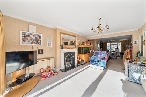 4 bedroom detached house for sale, Canons Drive, Edgware, Greater London. HA8 7RB