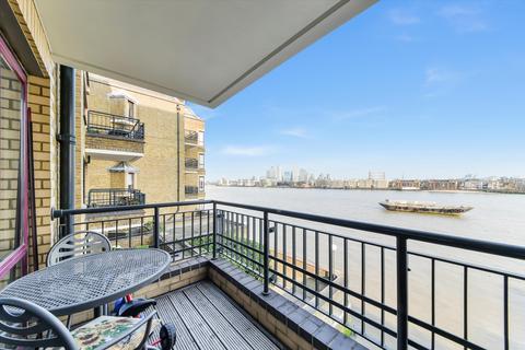 2 bedroom apartment for sale, Towerside, Wapping High Street, London, E1W