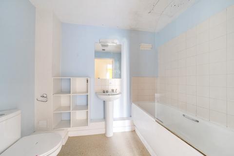 3 bedroom apartment for sale, Boulevard Drive, London NW9