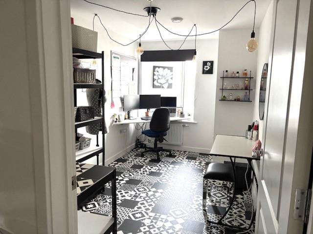 Bedroom 2/ Study