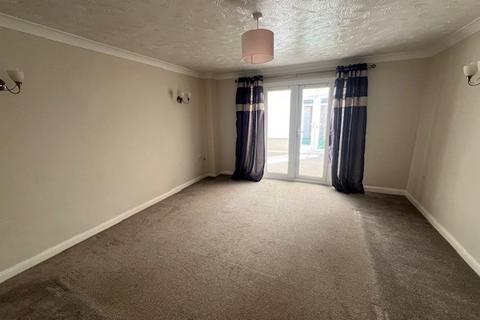 3 bedroom townhouse to rent, Dorset Close, Cawston, CV22