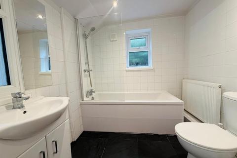 2 bedroom cottage to rent, Bush Road, Cuxton