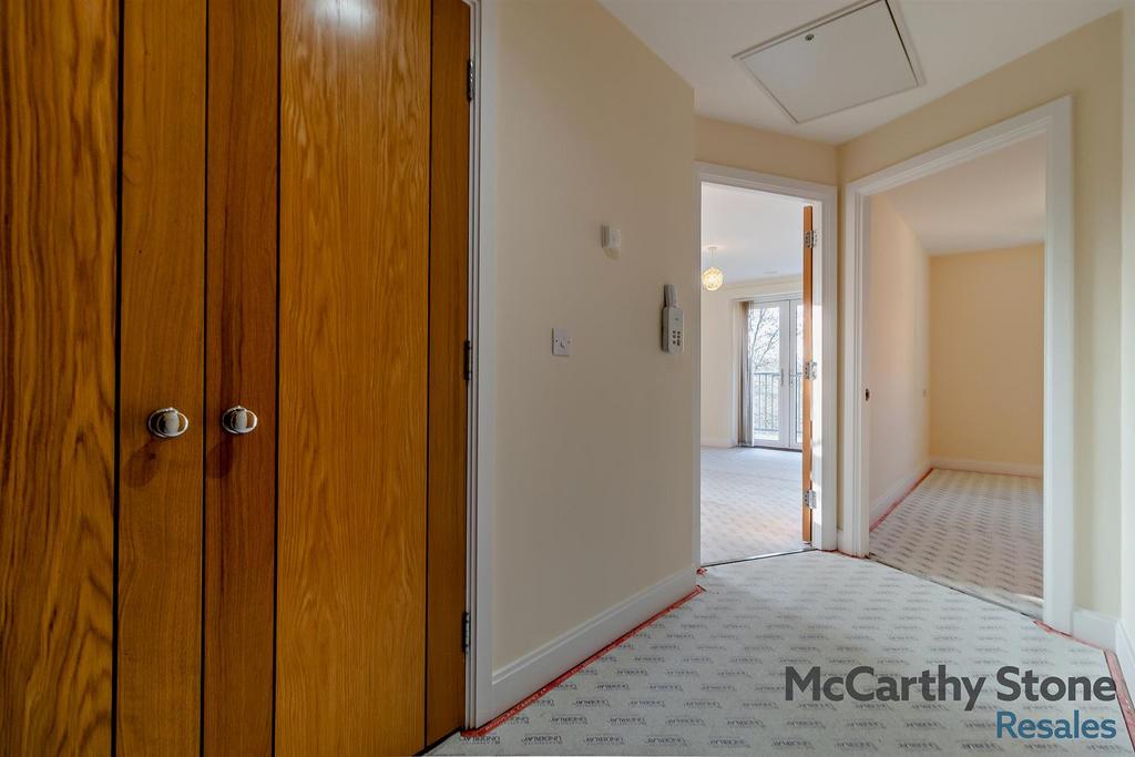 8636808-interior20-800.jpg