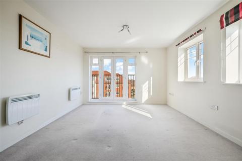 2 bedroom flat to rent, 40 Field House, Schoolgate Drive, Morden SM4