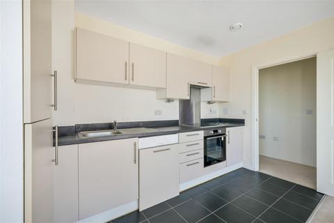 2 bedroom flat to rent, 40 Field House, Schoolgate Drive, Morden SM4