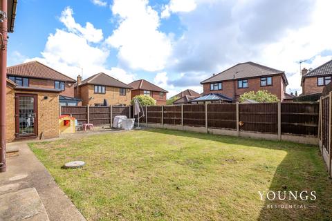 4 bedroom detached house for sale, Jarvis Road, Canvey Island, SS8