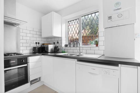 2 bedroom semi-detached house for sale, Hayfield Yard, London, E1