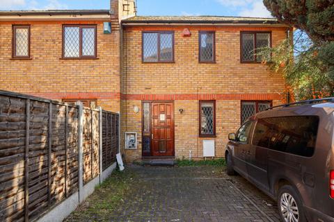 2 bedroom semi-detached house for sale, Hayfield Yard, London, E1