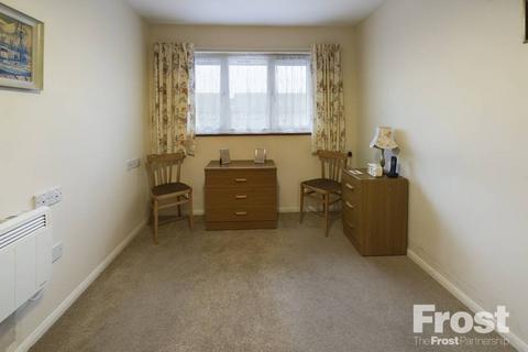 2 bedroom apartment for sale, Berryscroft Road, Staines-upon-Thames, Surrey, TW18