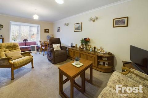 2 bedroom apartment for sale, Berryscroft Road, Staines-upon-Thames, Surrey, TW18