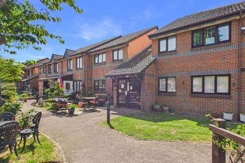 2 bedroom apartment for sale, Berryscroft Road, Staines-upon-Thames, Surrey, TW18