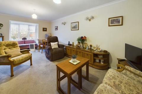 2 bedroom apartment for sale, Berryscroft Road, Staines-upon-Thames, Surrey, TW18