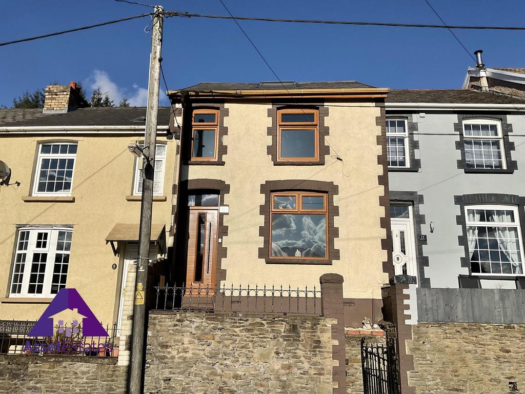 Darran Road, Abertillery 3 bed terraced house - £175,000