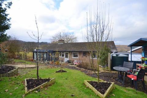 4 bedroom detached bungalow for sale, Old Barn Close, Llandinam