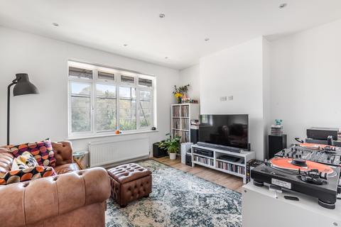 2 bedroom apartment to rent, Risborough Close Muswell Hill N10