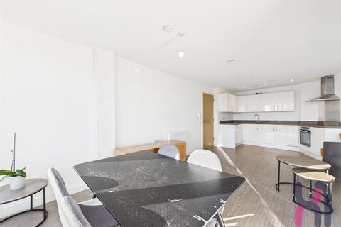 2 bedroom flat to rent, The Landmark, 30 Oldfield Road, Salford, M5