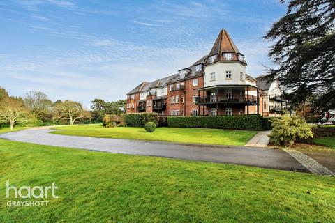 2 bedroom apartment for sale, Beacon Crescent, Hindhead