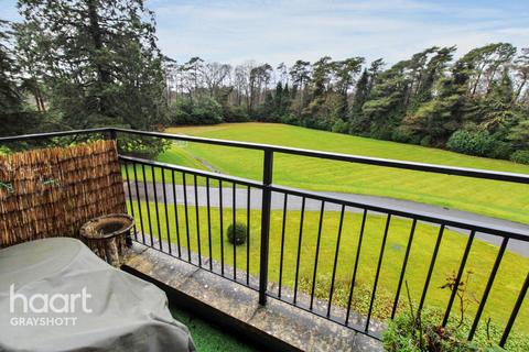 2 bedroom apartment for sale, Beacon Crescent, Hindhead