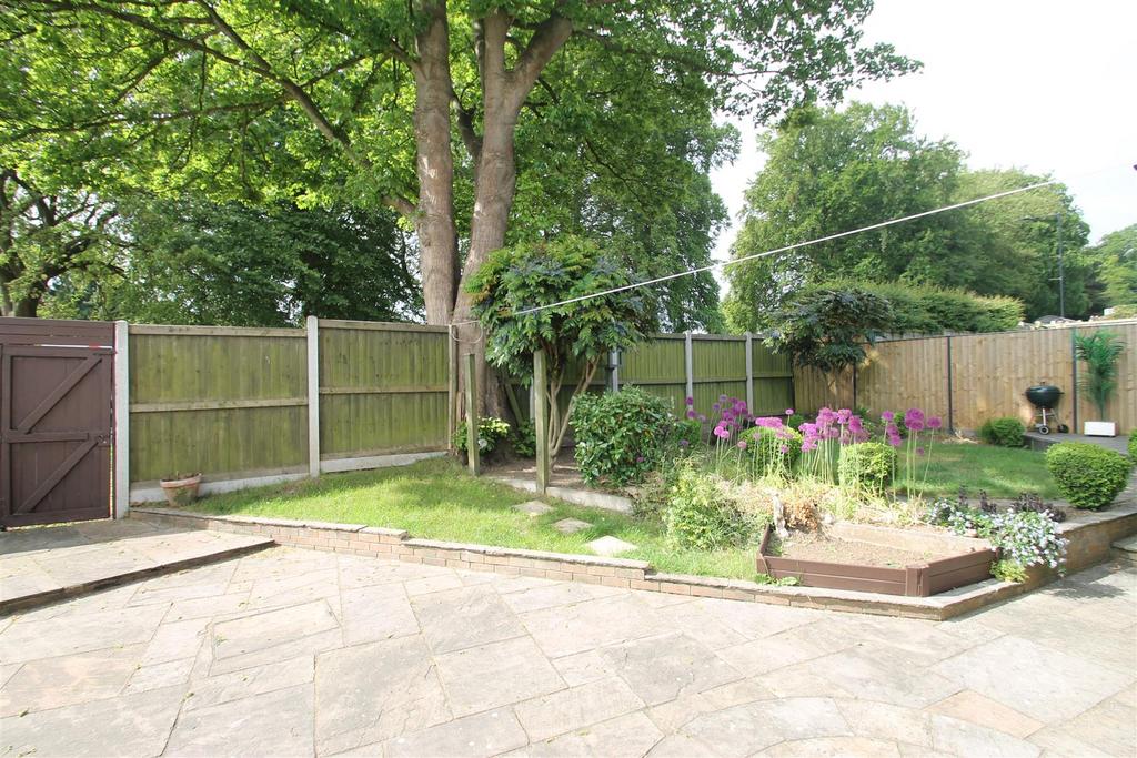 Rear garden overall.JPG