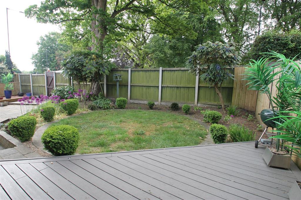Rear garden with patio.JPG