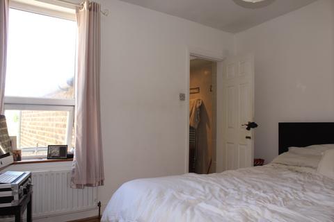 2 bedroom terraced house to rent, Cresswell Road, South Norwood, London, SE25