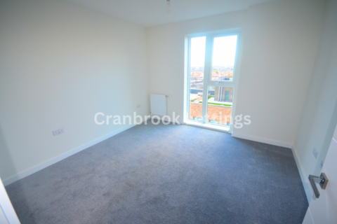 2 bedroom flat to rent, Starling Heights, IG3