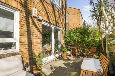 Nantes Close, Wandsworth, London, SW18