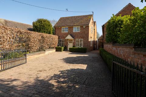 4 bedroom detached house for sale, High Street, Bedford MK44