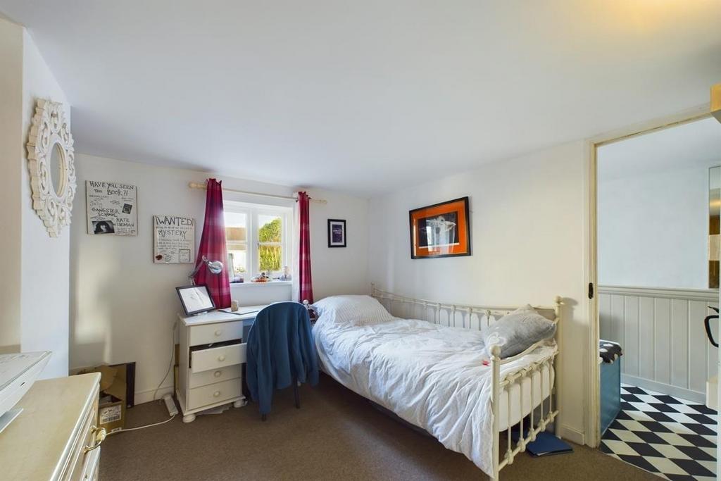 CAM01894 G0-PR0158-STILL001.jpg