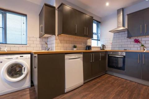 7 bedroom terraced house to rent, St Peters Street (Rooms), Cathays,