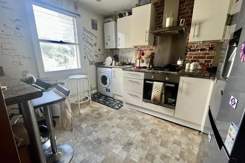 1 bedroom maisonette for sale, Winchelsea Road, London