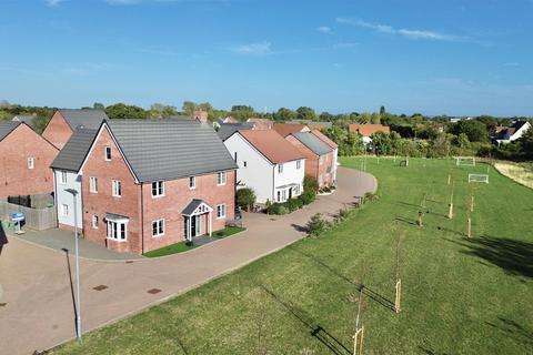 5 Oak Crescent, Burnham-on-crouch, CM0 8FP