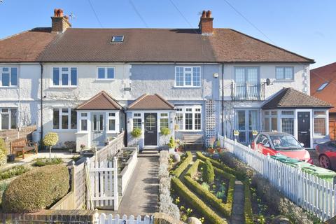 2 bedroom terraced house for sale, Walton Lane, Shepperton, TW17