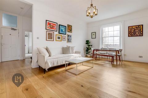 3 bedroom flat for sale, Melrose Road, London