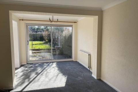 2 bedroom semi-detached house to rent, Vandyke Close, Milton Keynes MK17