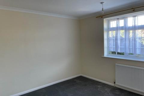 2 bedroom semi-detached house to rent, Vandyke Close, Milton Keynes MK17