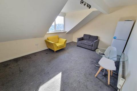 2 bedroom flat to rent, 341 Tong Street, Bradford,