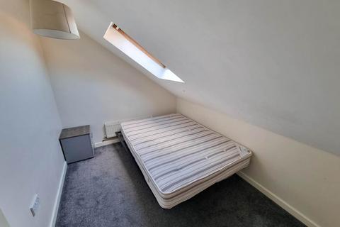 2 bedroom flat to rent, 341 Tong Street, Bradford,