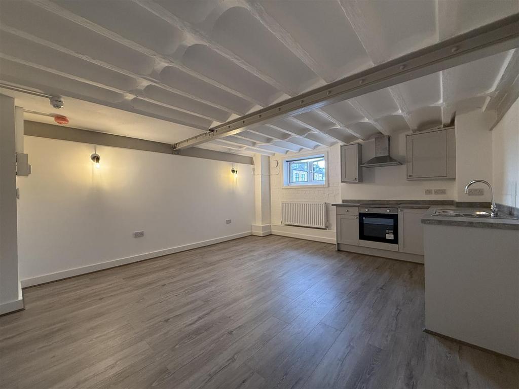 Open Plan Living and Sleeping