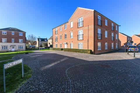 2 bedroom flat for sale, Finch Court, Trowbridge