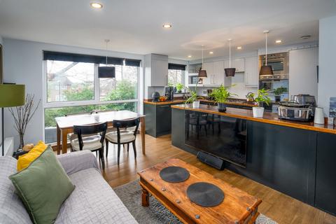 1 bedroom flat for sale, Eskmont Ridge, Upper Norwood SE19
