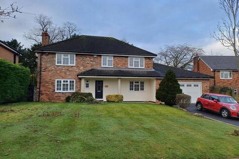 4 bedroom detached house to rent, Woodcote View, Ws, SK9 2DT