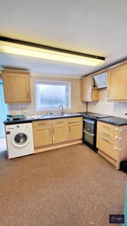 3 bedroom terraced house to rent, Ash Road, Reading RG30
