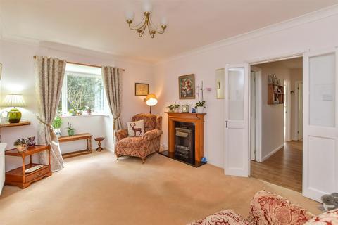 2 bedroom ground floor flat for sale, Wimblehurst Road, Horsham, West Sussex