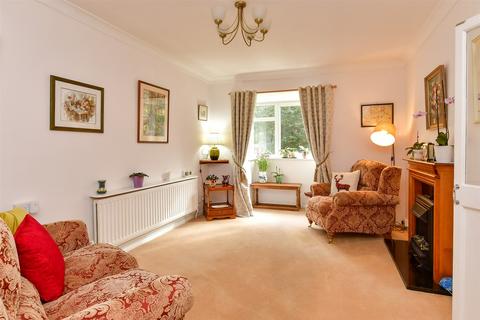 2 bedroom ground floor flat for sale, Wimblehurst Road, Horsham, West Sussex