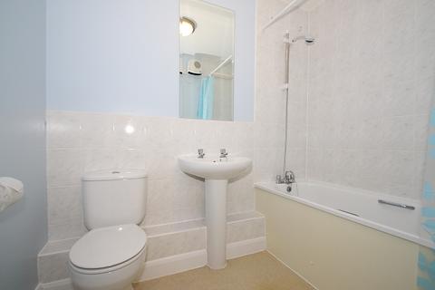 1 bedroom flat to rent, Heathside Crescent, Woking GU22