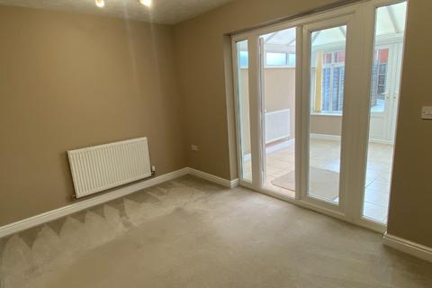 3 bedroom townhouse to rent, Selway Drive, Bury St. Edmunds IP32